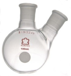Колба двухгорлая круглодонная Kimble 100 мл, боковой шлиф 19/22 под углом к центральному 19/22, стекло